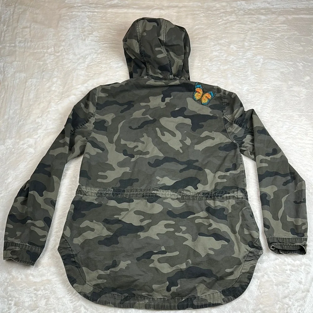 Love Tree Camouflage Jacket with Hood Colorful Butterly Embroidery - Picture 10 of 11